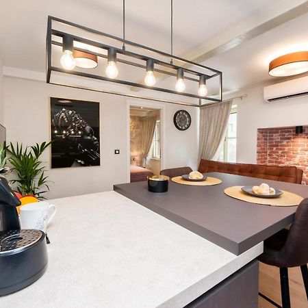 Dc II Downtown Apartment Rovinj Eksteriør bilde
