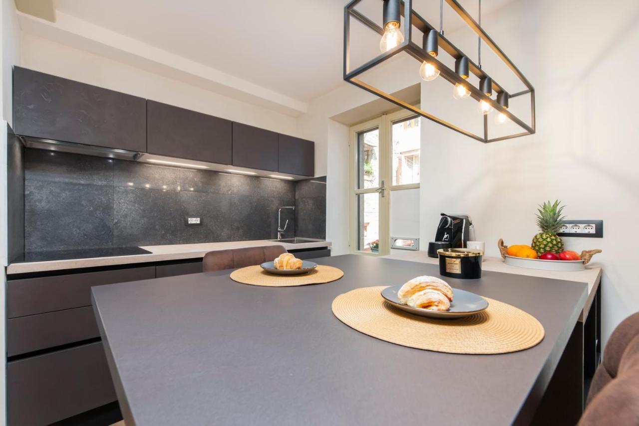 Dc II Downtown Apartment Rovinj Eksteriør bilde