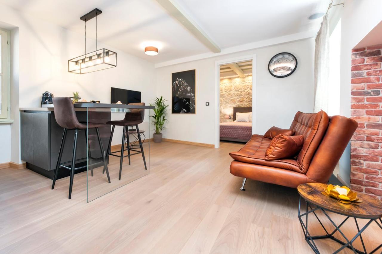 Dc II Downtown Apartment Rovinj Eksteriør bilde