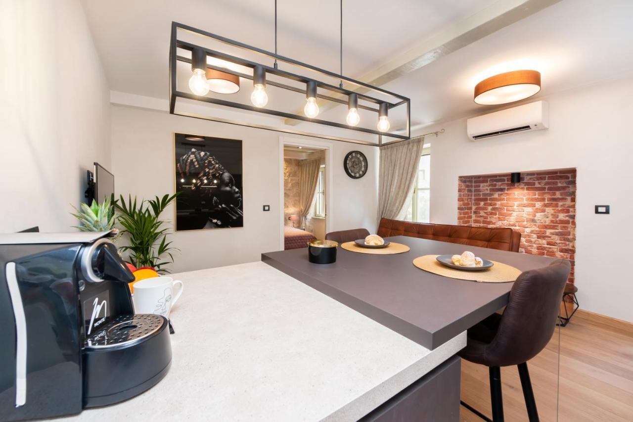 Dc II Downtown Apartment Rovinj Eksteriør bilde